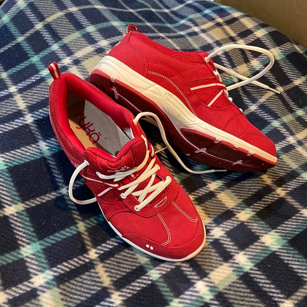 Red Rykä running shoes for men never worn!